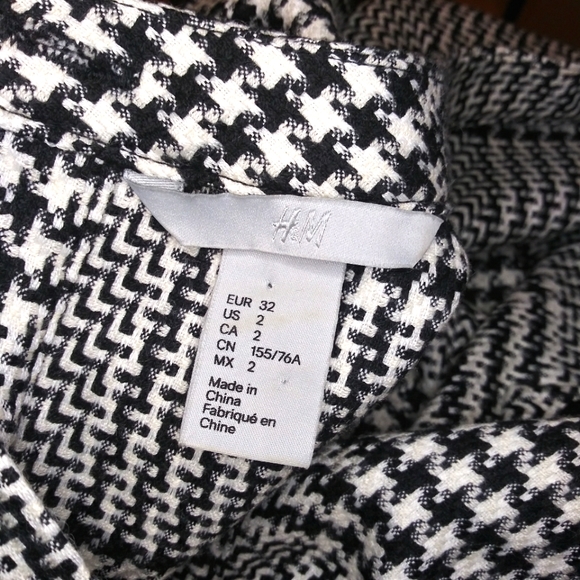 H&M Retro Style Black & White Houndstooth Sequinned Swan Brooch Sheath Dress - Picture 10 of 12